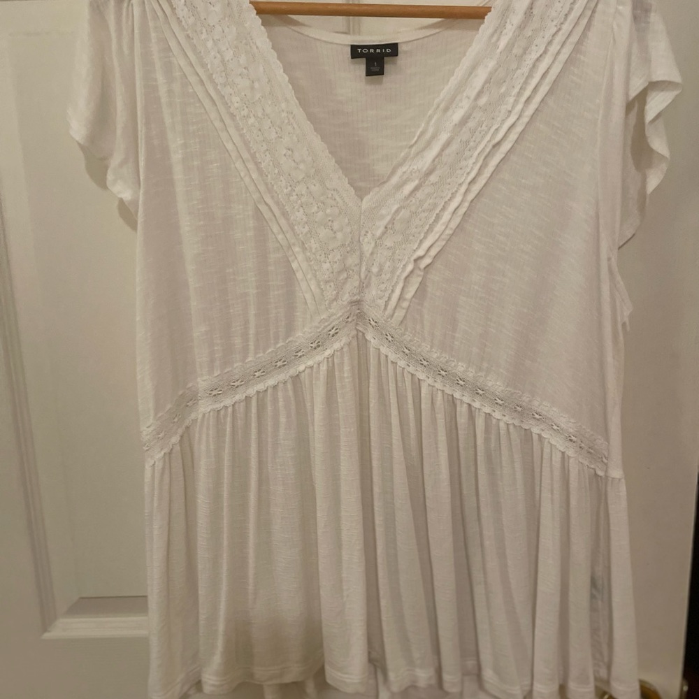 torrid white short sleeve top